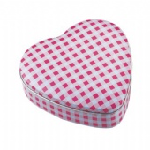 Lovely heart shaped candy tin