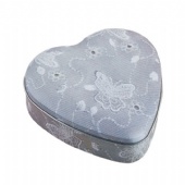 Lovely heart shaped candy tin